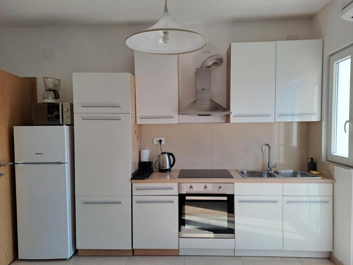 Yulia Apartman Pula Exterior foto